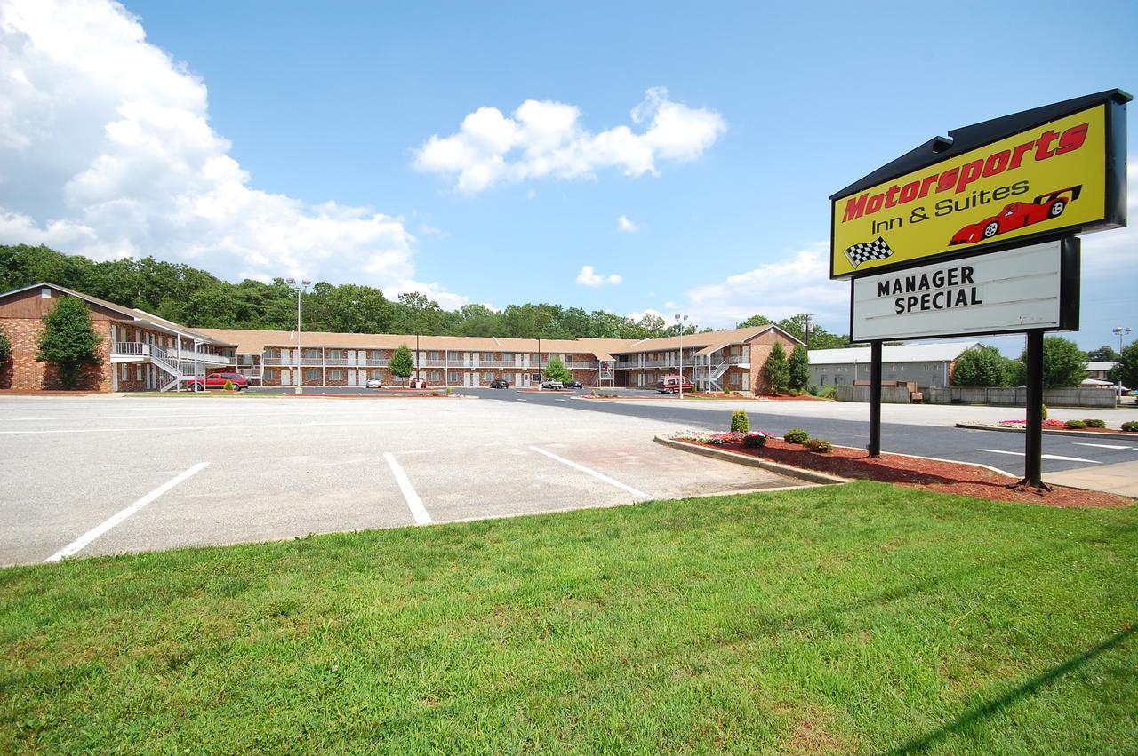 Millville Motorsports Inn And Suites 外观 照片